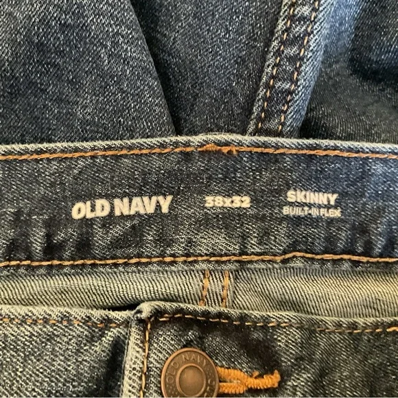 Old Navy Men’s Skinny Built In Flex Denim Distressed Jeans.  Size 38X32 - Picture 4 of 5
